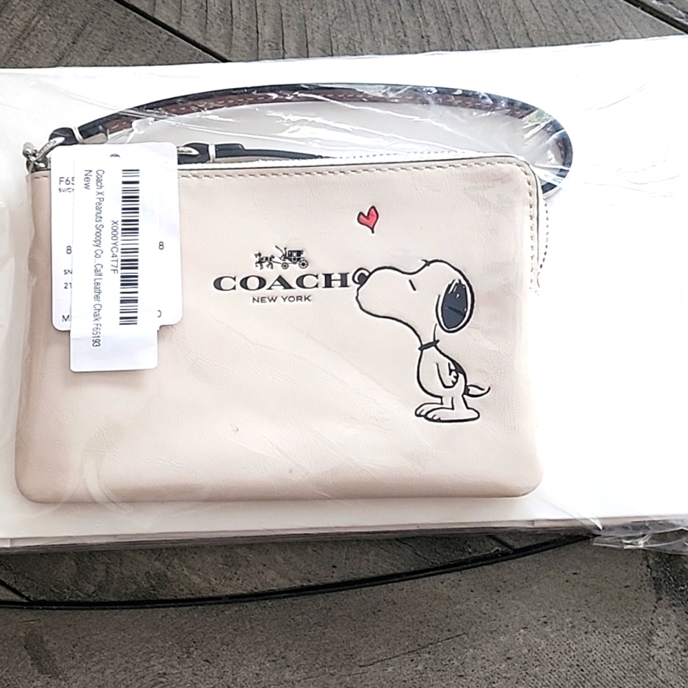 Coach Peanuts (Snoopy) Clutch